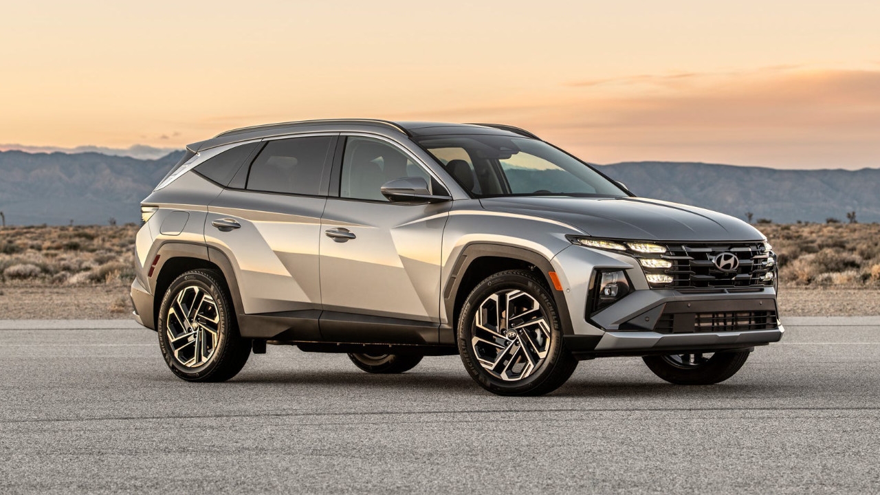vue latérale avant d'une Hyundai Tucson 2025