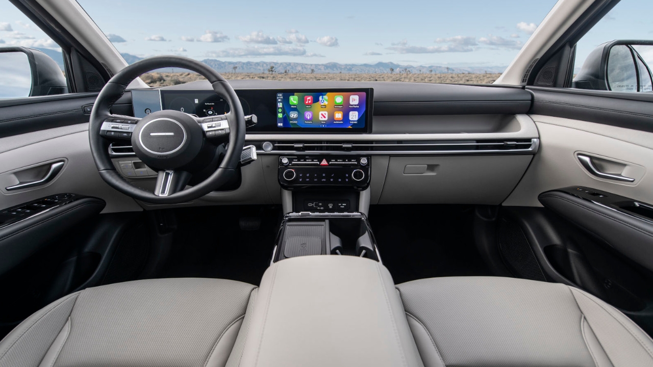 vue de l'habitacle et du tableau de bord d'une Hyundai Tucson 2025