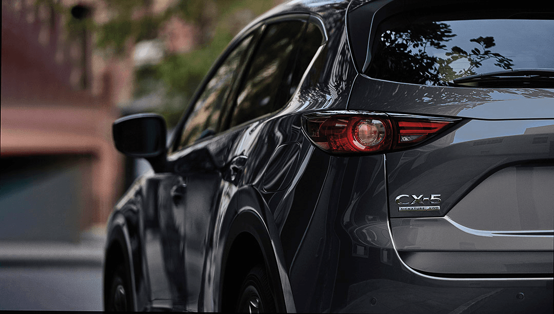 vue trois quart arrière du Mazda CX-5 2021.5