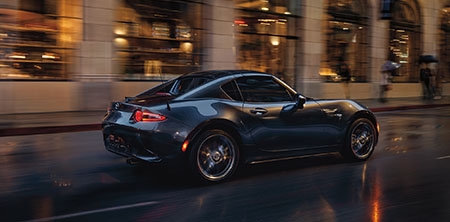 Mazda MX-5 RF 2025 noir de profil